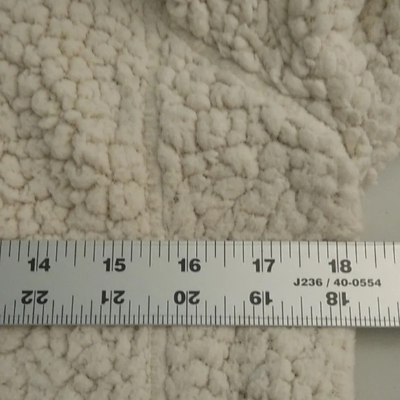 Royal Robbins fleece, pockets, taped zipper, storm flap, breathable mesh, jacket - Picture 8 of 10